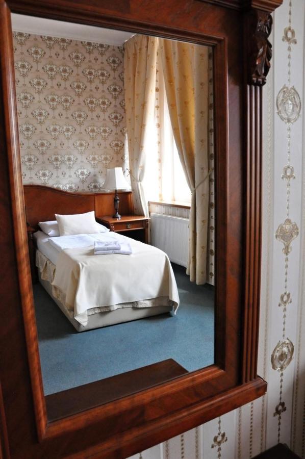 Hotel Mertin Chomutov Dış mekan fotoğraf