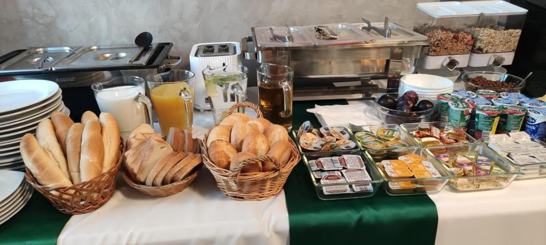 Hotel Mertin Chomutov Dış mekan fotoğraf