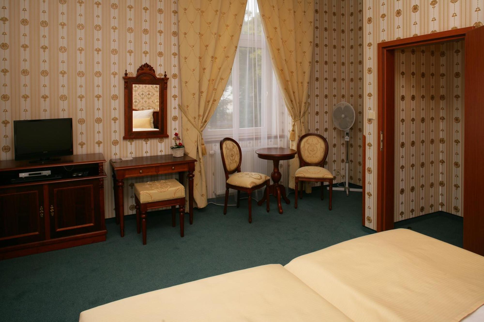 Hotel Mertin Chomutov Dış mekan fotoğraf