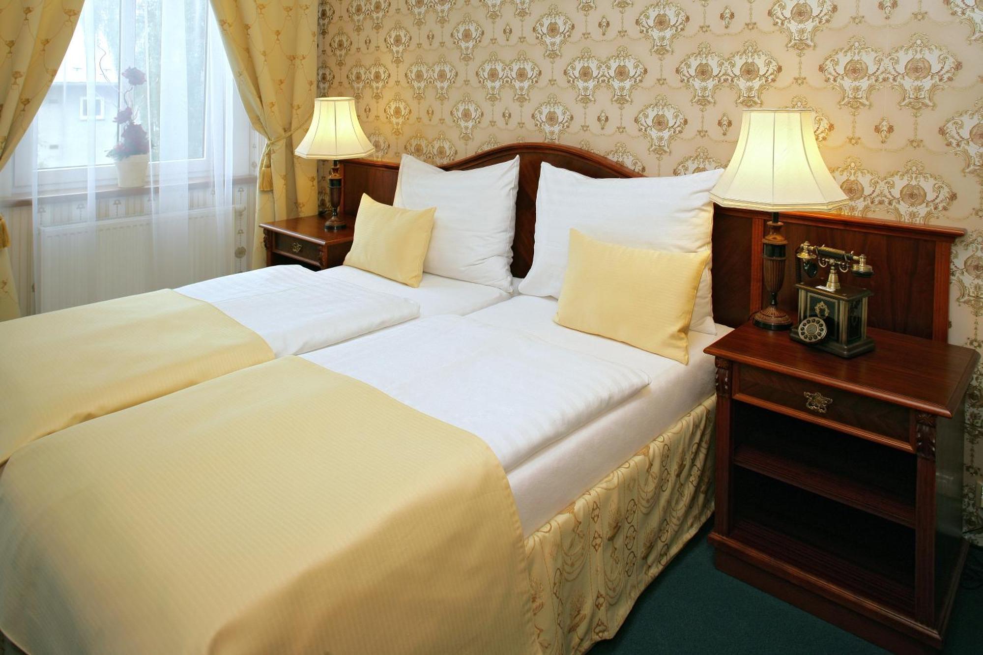 Hotel Mertin Chomutov Dış mekan fotoğraf