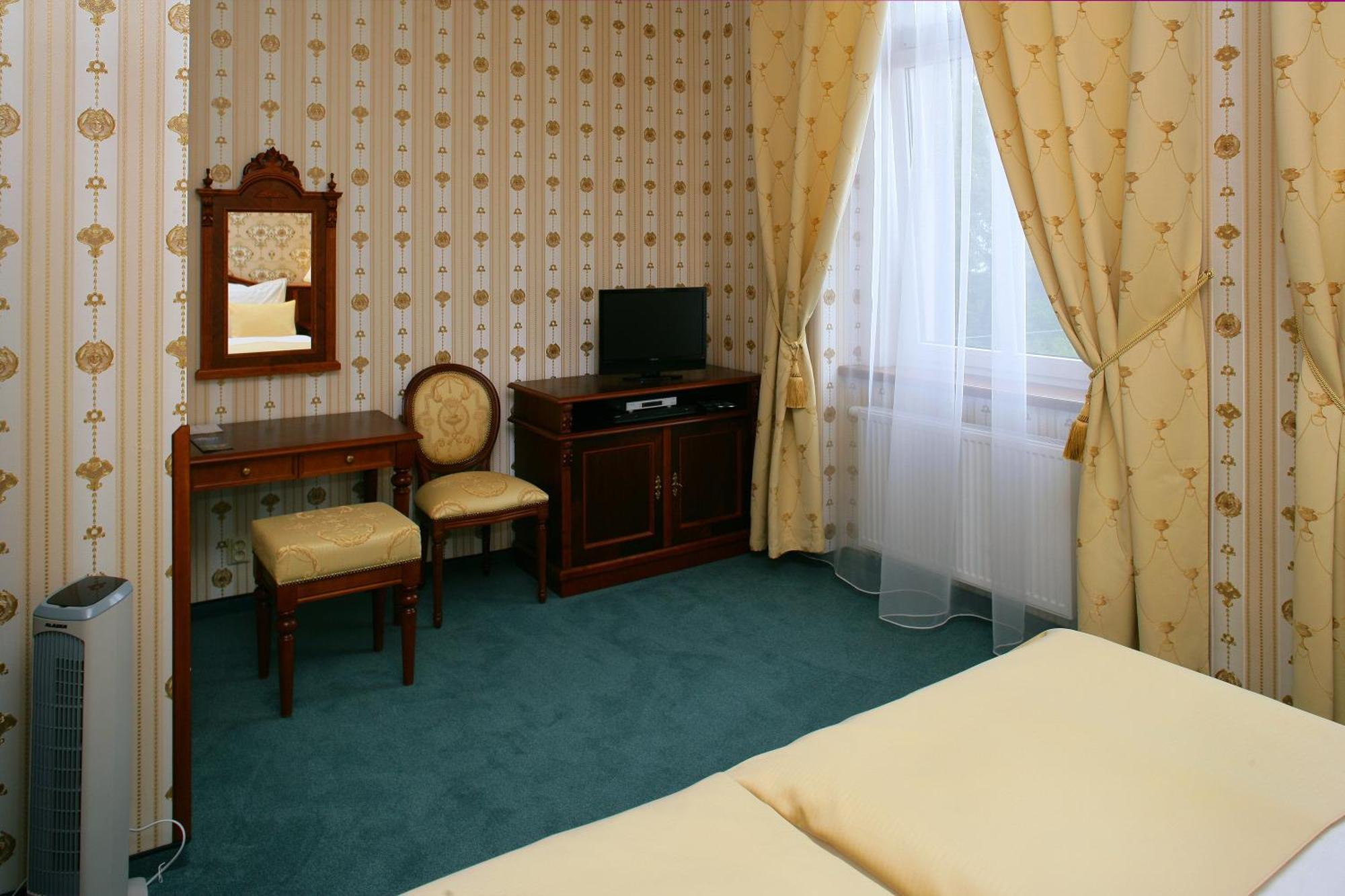 Hotel Mertin Chomutov Dış mekan fotoğraf