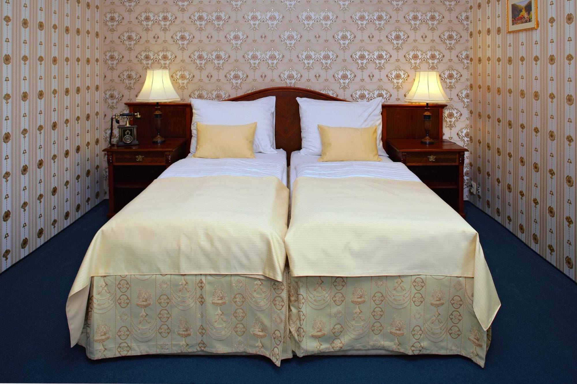 Hotel Mertin Chomutov Dış mekan fotoğraf
