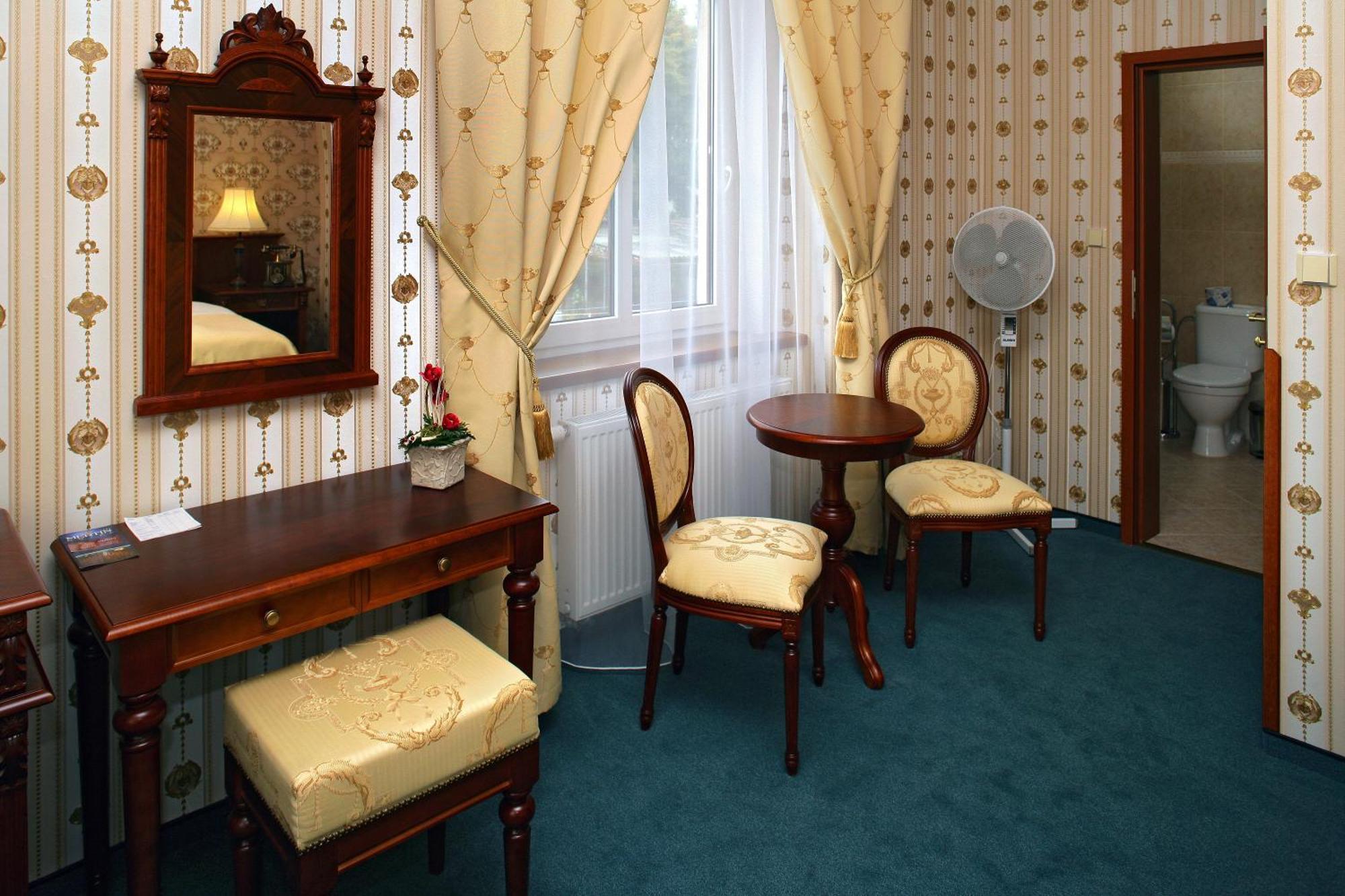 Hotel Mertin Chomutov Dış mekan fotoğraf